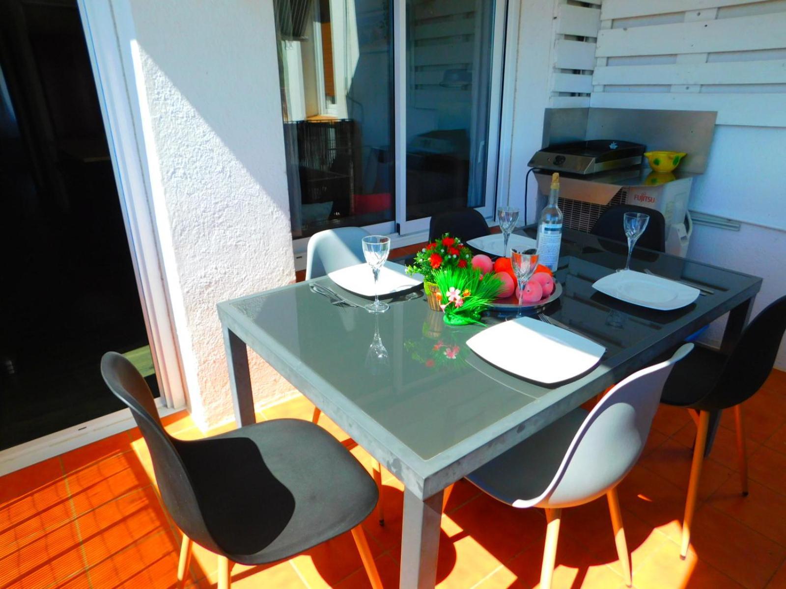 Gmid Immo Apartamento Mas Oliva Roses Bagian luar foto